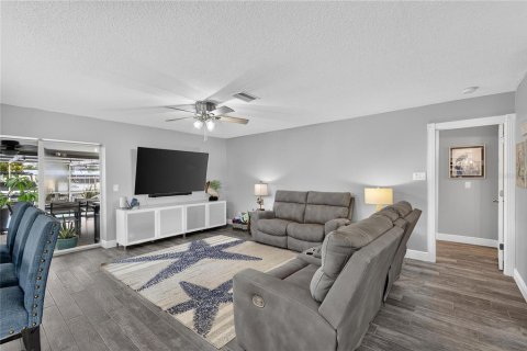 Villa ou maison à vendre à Apollo Beach, Floride: 3 chambres, 140.75 m2 № 2408823 - photo 30