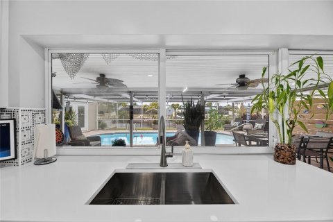 Villa ou maison à vendre à Apollo Beach, Floride: 3 chambres, 140.75 m2 № 2408823 - photo 26