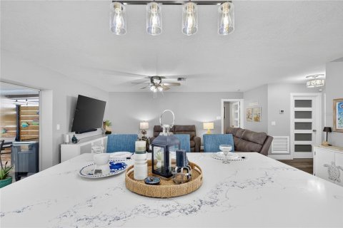 Villa ou maison à vendre à Apollo Beach, Floride: 3 chambres, 140.75 m2 № 2408823 - photo 27