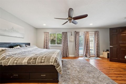 House in Casselberry, Florida 6 bedrooms, 327.76 sq.m. № 2122745 - photo 16