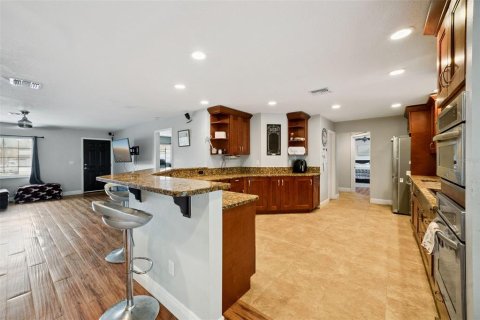 House in Casselberry, Florida 6 bedrooms, 327.76 sq.m. № 2122745 - photo 10