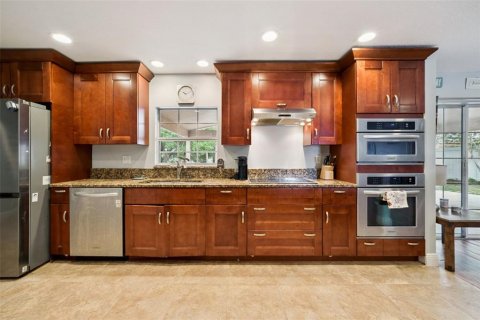 House in Casselberry, Florida 6 bedrooms, 327.76 sq.m. № 2122745 - photo 14