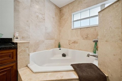 House in Casselberry, Florida 6 bedrooms, 327.76 sq.m. № 2122745 - photo 23