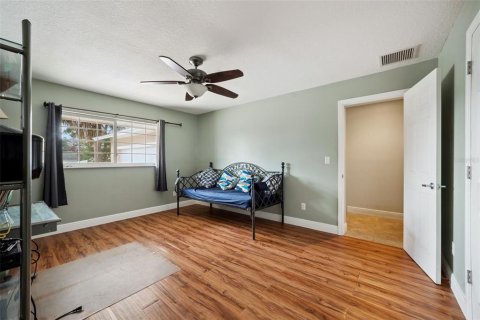 House in Casselberry, Florida 6 bedrooms, 327.76 sq.m. № 2122745 - photo 24