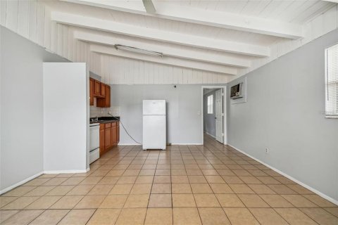 Commercial property in Tampa, Florida 6 bedrooms, 101.08 sq.m. № 1533892 - photo 6