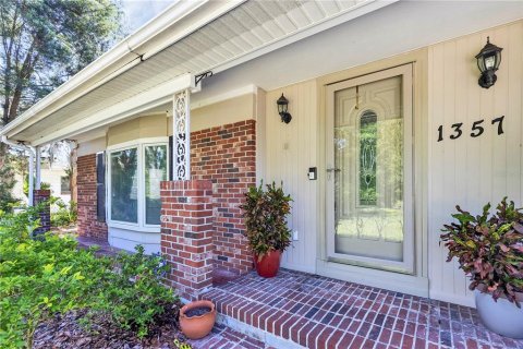 House in Tampa, Florida 4 bedrooms, 198.35 sq.m. № 1846476 - photo 2
