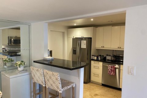 Снять в аренду квартиру в Ки-Бискейн, Флорида 3 спальни, 152.82м2, № 1948390 - фото 9