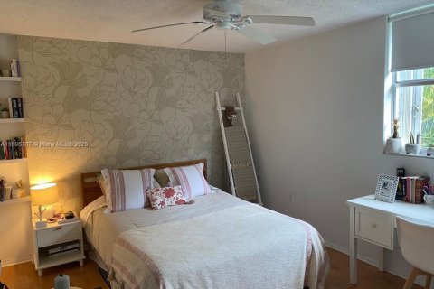 Снять в аренду квартиру в Ки-Бискейн, Флорида 3 спальни, 152.82м2, № 1948390 - фото 20