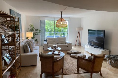 Снять в аренду квартиру в Ки-Бискейн, Флорида 3 спальни, 152.82м2, № 1948390 - фото 3