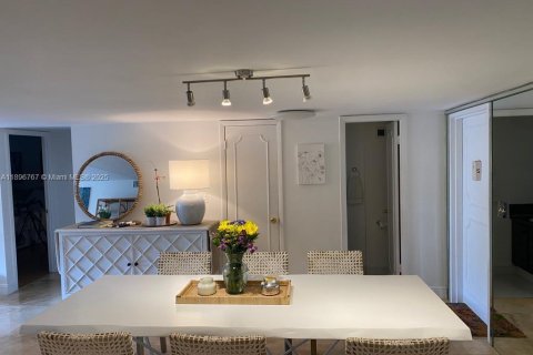 Снять в аренду квартиру в Ки-Бискейн, Флорида 3 спальни, 152.82м2, № 1948390 - фото 7