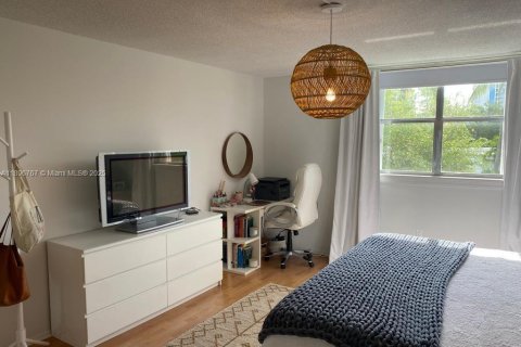 Снять в аренду квартиру в Ки-Бискейн, Флорида 3 спальни, 152.82м2, № 1948390 - фото 18