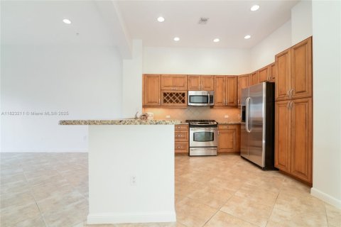 Apartment in Sunrise, Florida 2 bedrooms, 121.61 sq.m. № 1797681 - photo 4