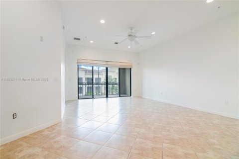 Apartment in Sunrise, Florida 2 bedrooms, 121.61 sq.m. № 1797681 - photo 7