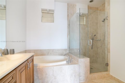 Apartment in Sunrise, Florida 2 bedrooms, 121.61 sq.m. № 1797681 - photo 12