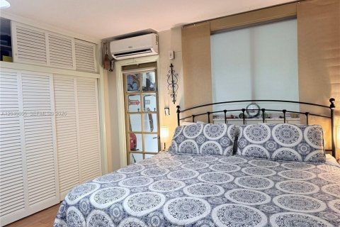 Copropriété à vendre à Bay Harbor Islands, Floride: 1 chambre, 75.25 m2 № 2183823 - photo 18