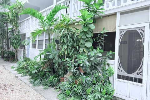 Copropriété à vendre à Bay Harbor Islands, Floride: 1 chambre, 75.25 m2 № 2183823 - photo 23