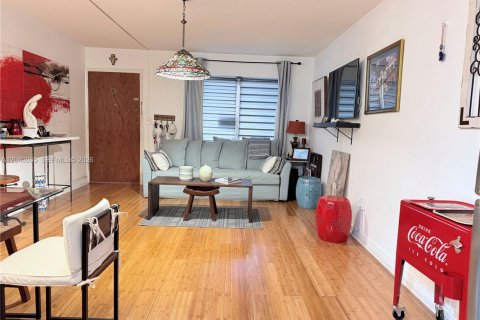 Copropriété à vendre à Bay Harbor Islands, Floride: 1 chambre, 75.25 m2 № 2183823 - photo 7
