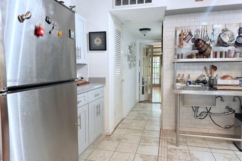 Copropriété à vendre à Bay Harbor Islands, Floride: 1 chambre, 75.25 m2 № 2183823 - photo 10