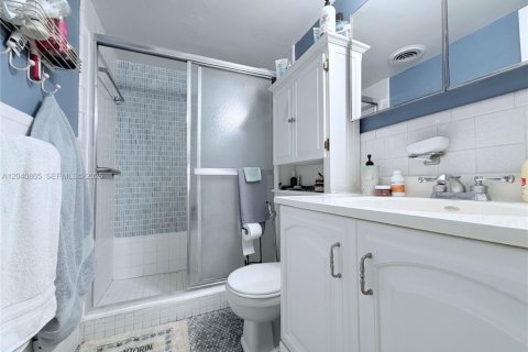 Copropriété à vendre à Bay Harbor Islands, Floride: 1 chambre, 75.25 m2 № 2183823 - photo 13