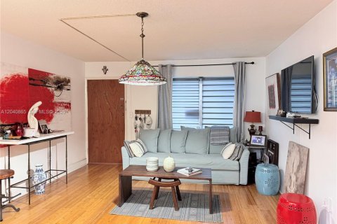 Copropriété à vendre à Bay Harbor Islands, Floride: 1 chambre, 75.25 m2 № 2183823 - photo 5