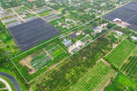 House in Homestead, Florida 6 bedrooms, 516.54 sq.m. № 1754275 - photo 13