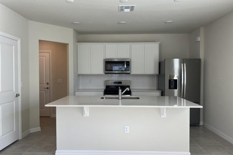 Villa ou maison à louer à Apopka, Floride: 3 chambres, 145.67 m2 № 2296966 - photo 6
