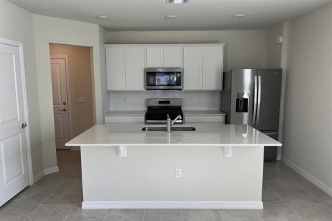 Villa ou maison à louer à Apopka, Floride: 3 chambres, 145.67 m2 № 2296966 - photo 5