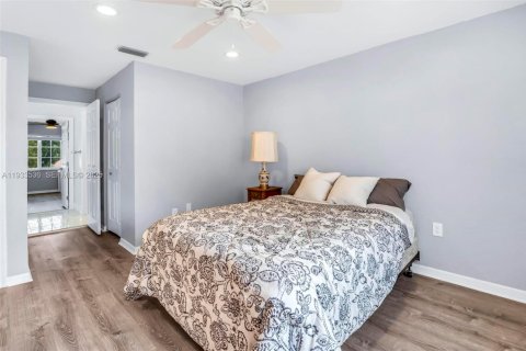 Купить виллу или дом в Пемброк-Пайнс, Флорида 4 спальни, 251.67м2, № 1996506 - фото 28