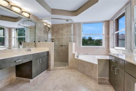 Купить виллу или дом в Пемброк-Пайнс, Флорида 4 спальни, 251.67м2, № 1996506 - фото 23