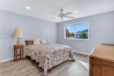 Купить виллу или дом в Пемброк-Пайнс, Флорида 4 спальни, 251.67м2, № 1996506 - фото 27