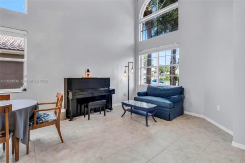 Купить виллу или дом в Пемброк-Пайнс, Флорида 4 спальни, 251.67м2, № 1996506 - фото 6