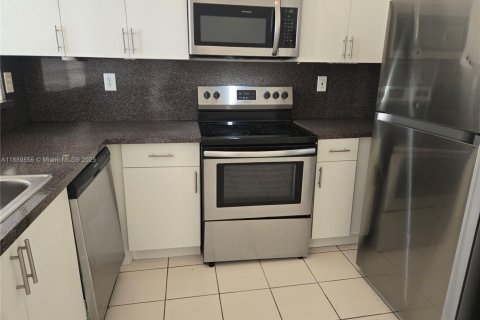 Condo in Homestead, Florida, 3 bedrooms № 1939203 - photo 4