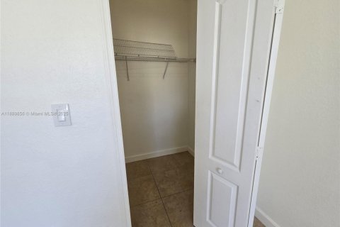 Condo in Homestead, Florida, 3 bedrooms № 1939203 - photo 12