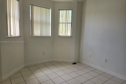 Condo in Homestead, Florida, 3 bedrooms № 1939203 - photo 9
