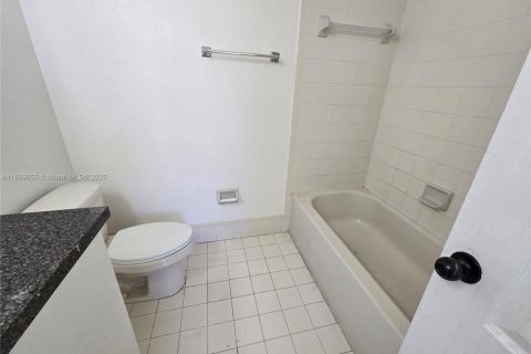 Condo in Homestead, Florida, 3 bedrooms № 1939203 - photo 14
