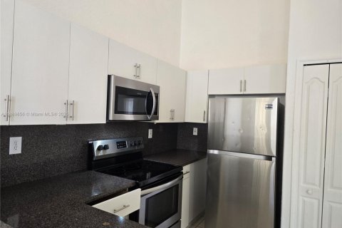 Condo in Homestead, Florida, 3 bedrooms № 1939203 - photo 7