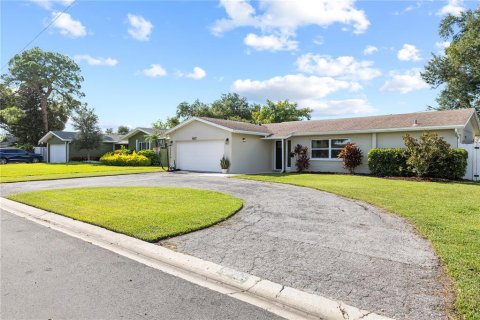 House in Saint Petersburg, Florida 3 bedrooms, 154.22 sq.m. № 2236122