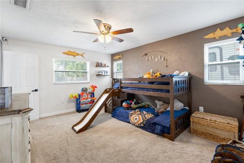 House in Saint Petersburg, Florida 3 bedrooms, 154.22 sq.m. № 2236122 - photo 27