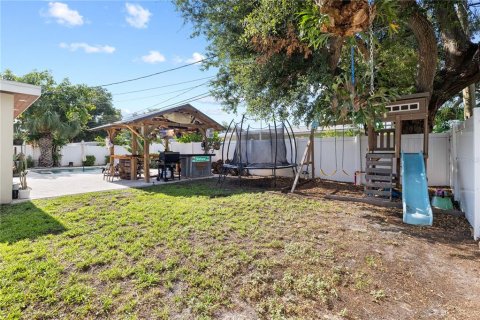 House in Saint Petersburg, Florida 3 bedrooms, 154.22 sq.m. № 2236122 - photo 29