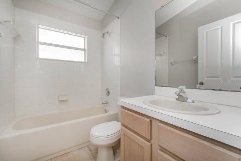 Villa ou maison à louer à Apollo Beach, Floride: 4 chambres, 188.96 m2 № 2398477 - photo 15