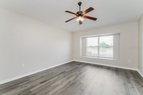 Villa ou maison à louer à Apollo Beach, Floride: 4 chambres, 188.96 m2 № 2398477 - photo 8
