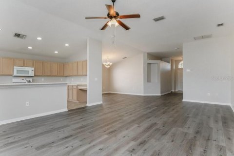 Villa ou maison à louer à Apollo Beach, Floride: 4 chambres, 188.96 m2 № 2398477 - photo 3