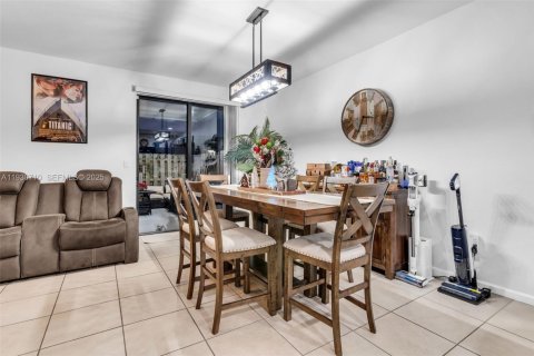 Купить таунхаус в Хомстед, Флорида 3 спальни, 173.73м2, № 2034386 - фото 8