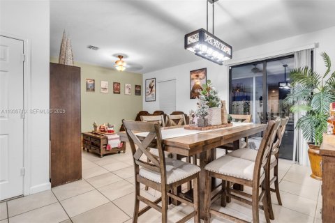 Купить таунхаус в Хомстед, Флорида 3 спальни, 173.73м2, № 2034386 - фото 9