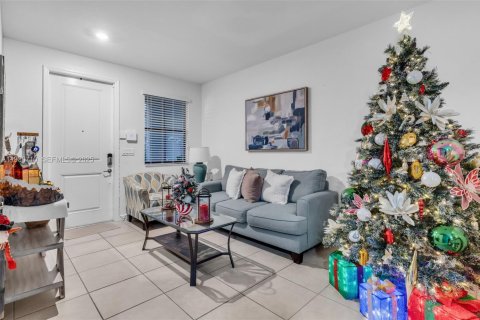 Купить таунхаус в Хомстед, Флорида 3 спальни, 173.73м2, № 2034386 - фото 5