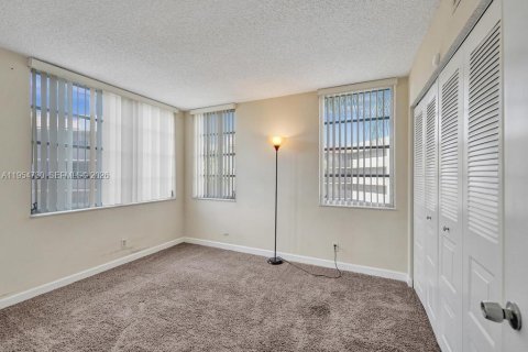 Copropriété à vendre à Davie, Floride: 3 chambres, 107.3 m2 № 2010846 - photo 13