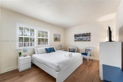 Villa ou maison à louer à Hollywood, Floride: 4 chambres, 173.08 m2 № 2390052 - photo 21