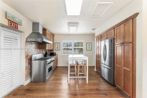 Villa ou maison à louer à Hollywood, Floride: 4 chambres, 173.08 m2 № 2390052 - photo 14