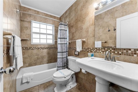 Villa ou maison à louer à Hollywood, Floride: 4 chambres, 173.08 m2 № 2390052 - photo 20