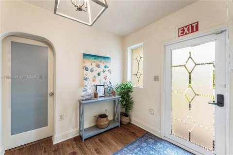 Villa ou maison à louer à Hollywood, Floride: 4 chambres, 173.08 m2 № 2390052 - photo 8